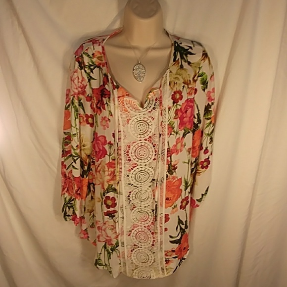 new directions Tops - New Directions Feminine Blouse
